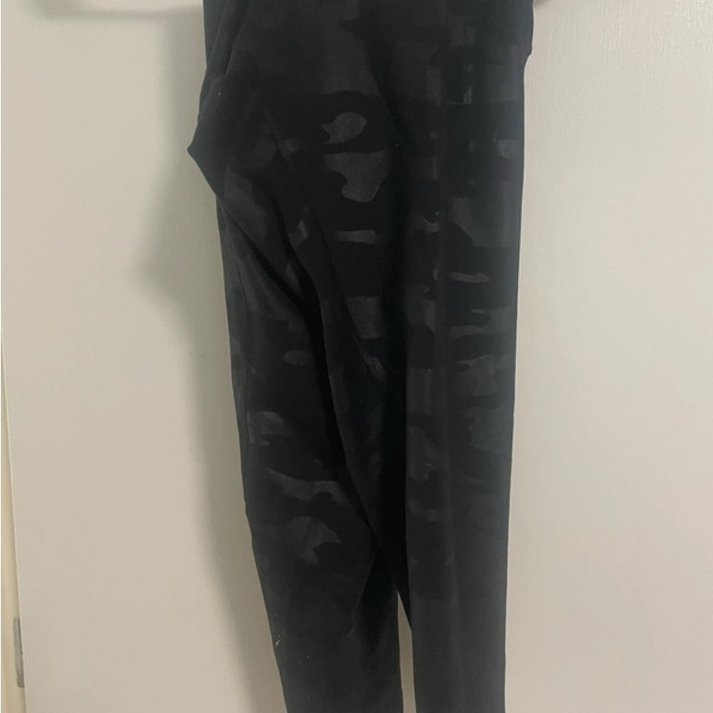 Old Navy Black Camo Leggings